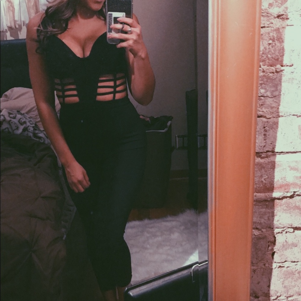 Adjustable straps pant romper